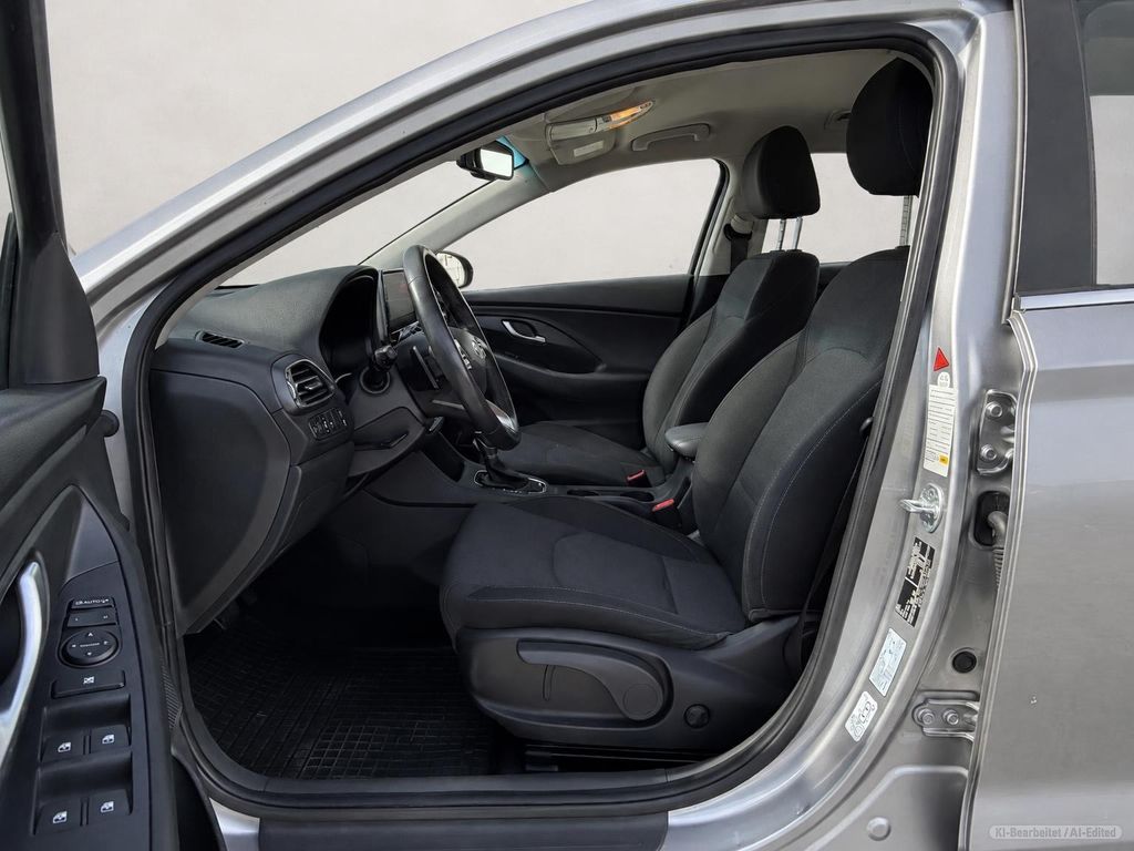 HYUNDAI i30 – Bild 12