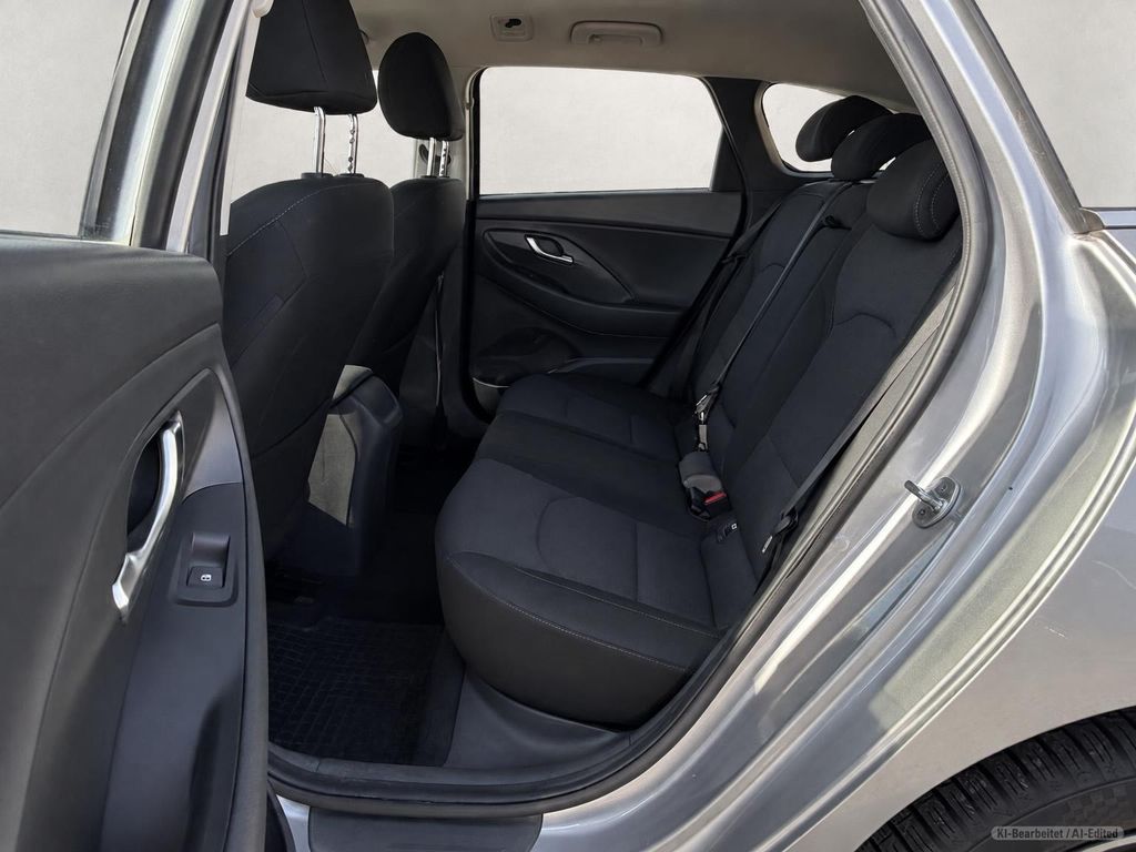 HYUNDAI i30 – Bild 14