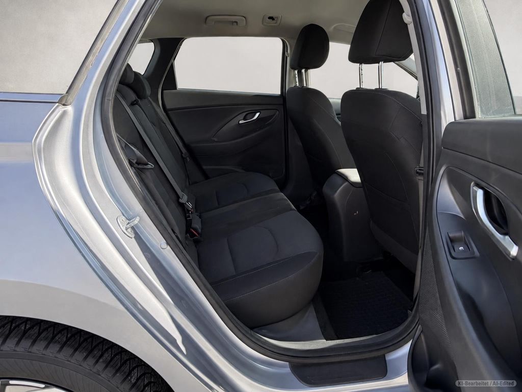HYUNDAI i30 – Bild 15