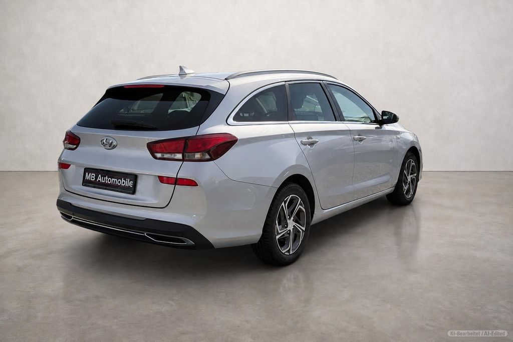 HYUNDAI i30 – Bild 7
