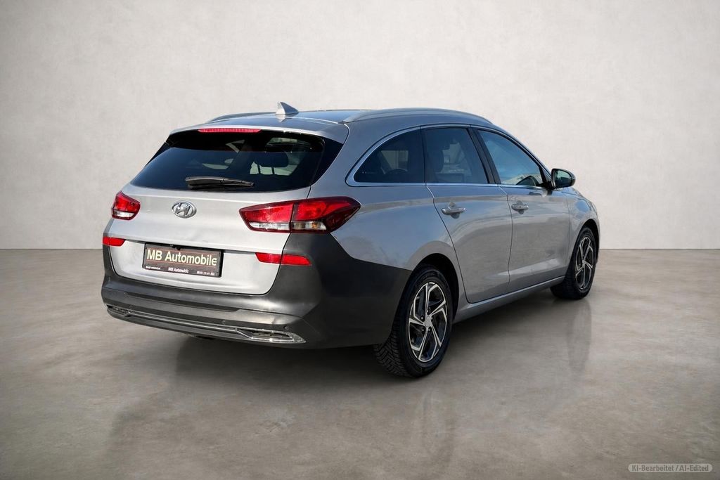 HYUNDAI i30 – Bild 7