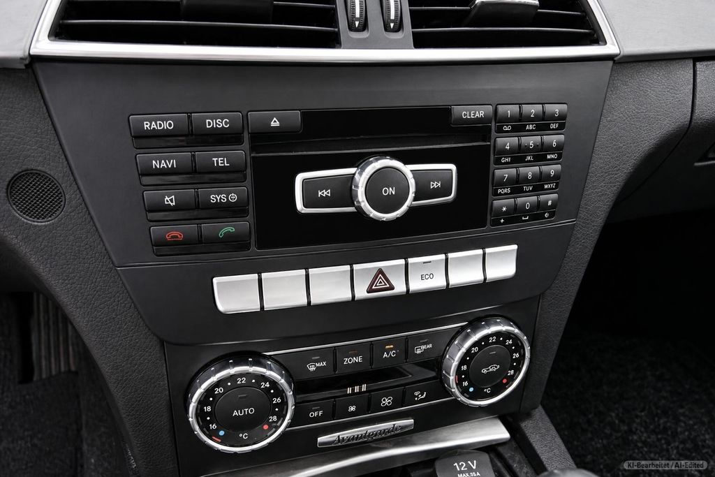 MERCEDES-BENZ C 180 – Bild 21