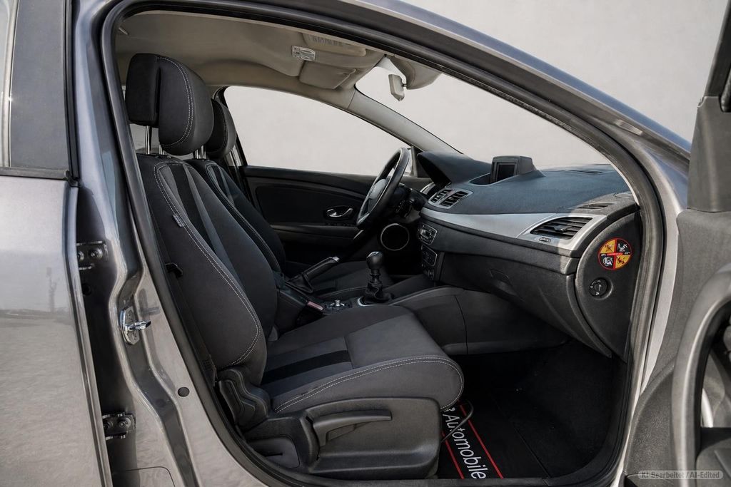 RENAULT Megane – Bild 14