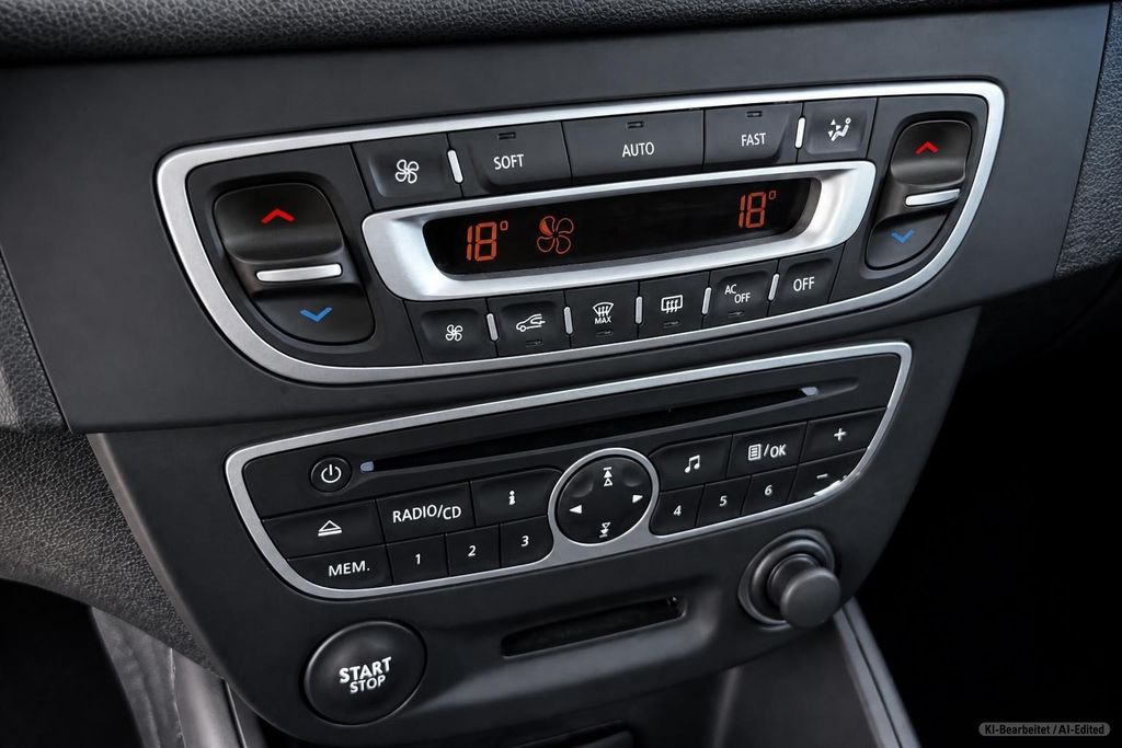 RENAULT Megane – Bild 18