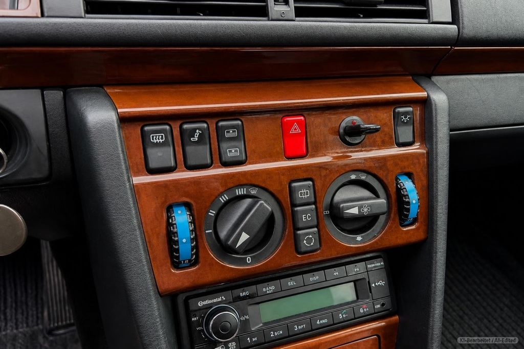 MERCEDES-BENZ CE 300 – Bild 17