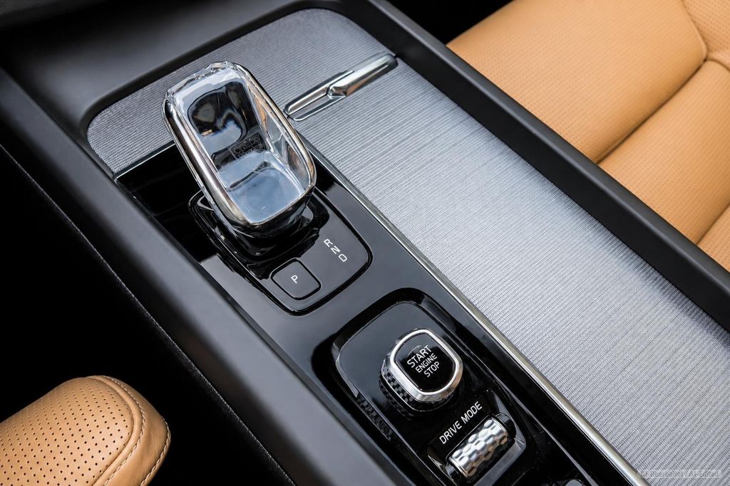 VOLVO XC 60 – Bild 18