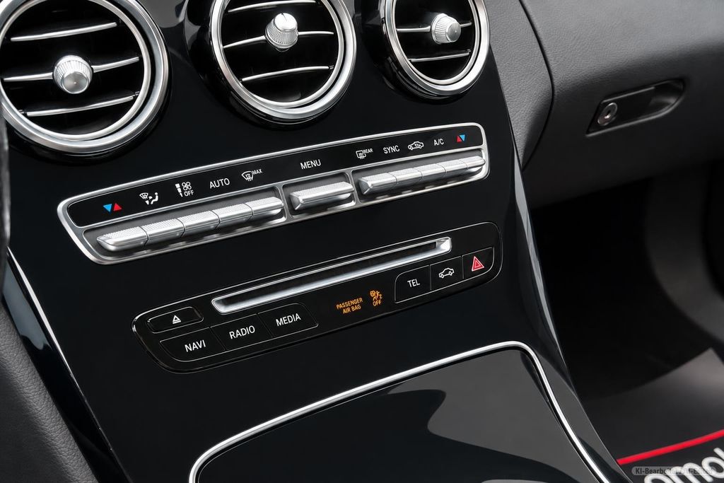 MERCEDES-BENZ C 400 – Bild 17